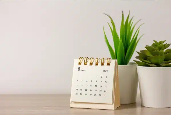 calendario, q4, trimestrale